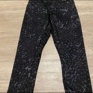 Lululemon Cropped Yoga Pants